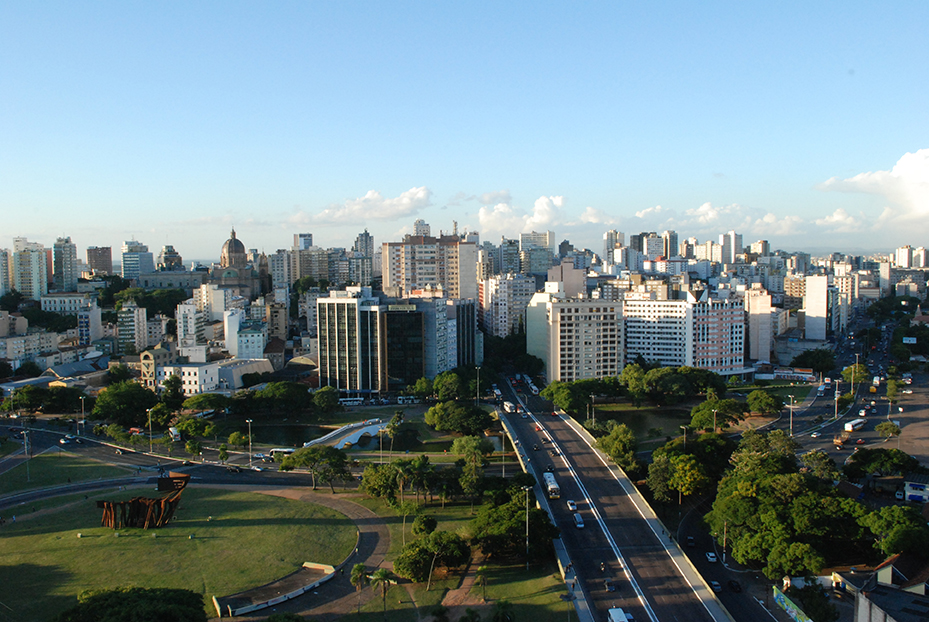 Pelo centro histórico de Porto Alegre, Rio Grande do Sul, Brasil